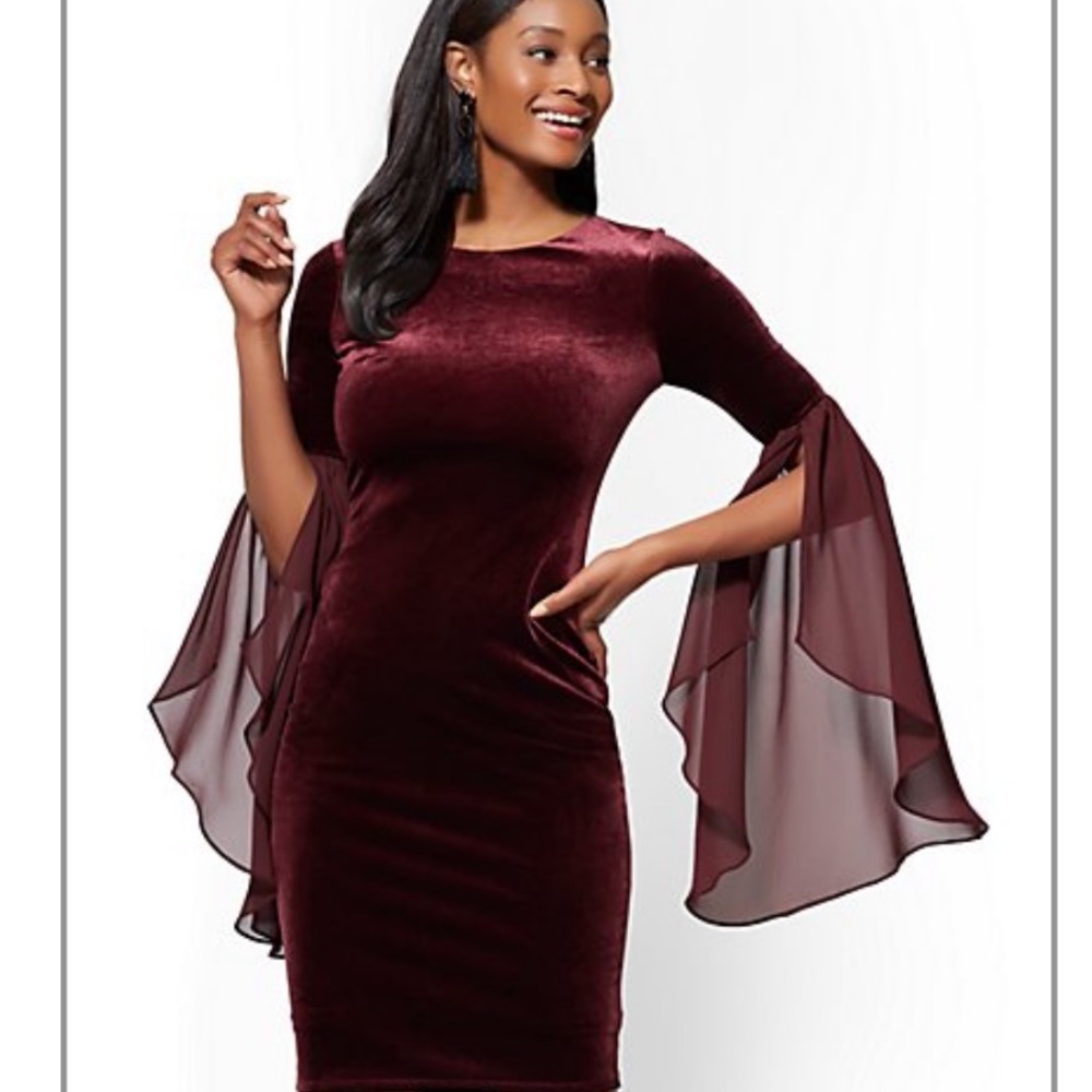 New York & Co STATEMENT-SLEEVE VELVET SHEATH